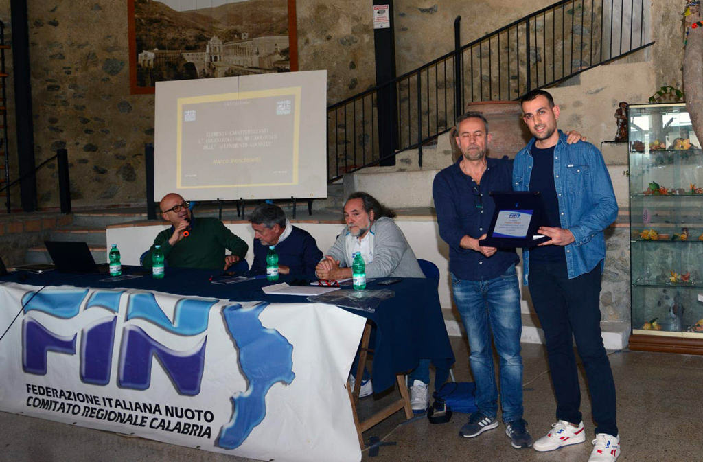 Arvalia Nuoto Lamezia, mister Francesco Strangis premiato dalla Fin Calabria