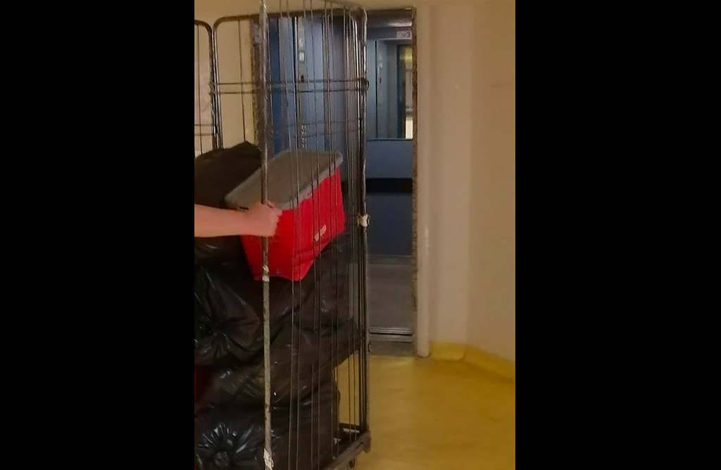 Associazione malati cronici del lametino: "In ospedale solo due ascensori funzionanti e vi si trasporta di tutto"