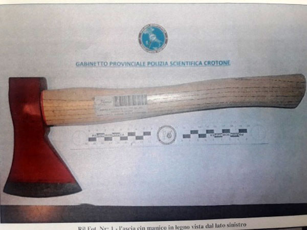 Rapina in tabaccheria a Crotone, arrestate due persone 