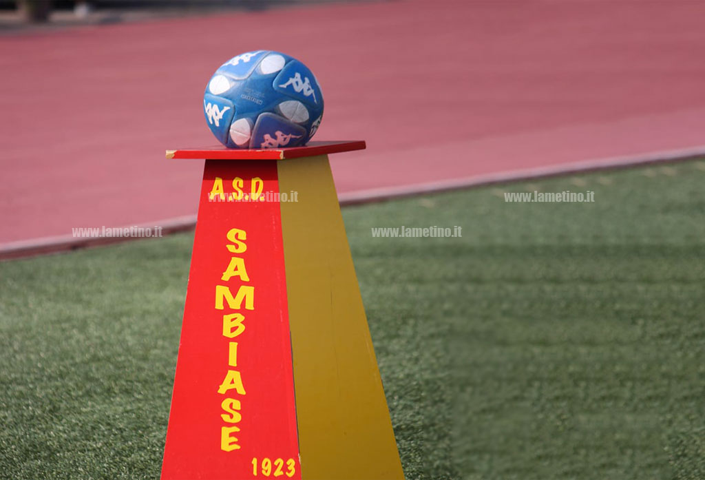 asd-sambiase-2023-pallone-foto-00-83ec394f6356_00ffb.jpg