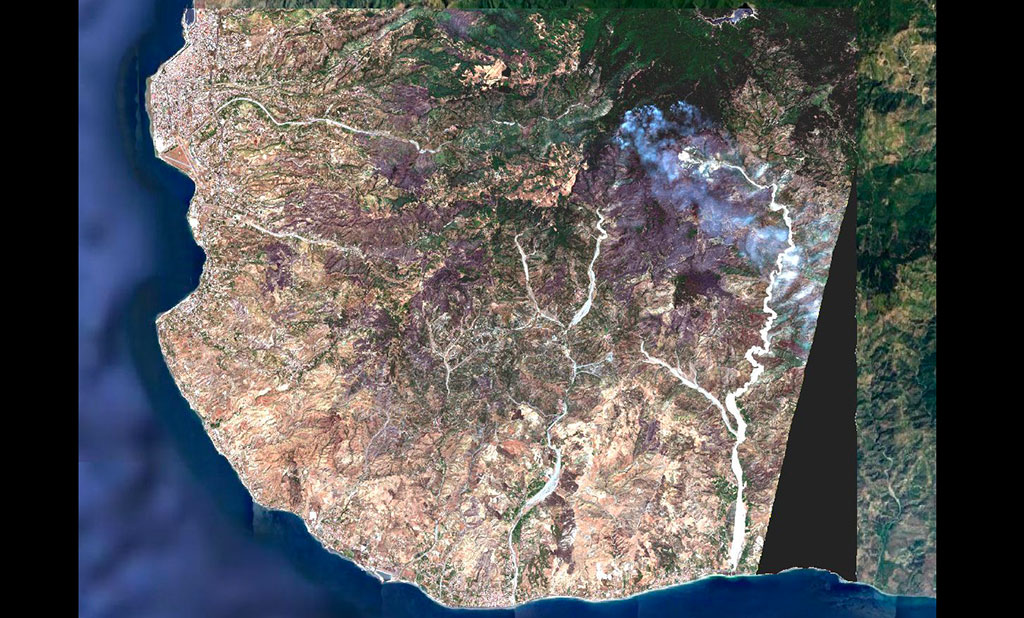 Incendi, i roghi dell'Aspromonte visti dallo spazio con le immagini satellitari acquisite da Arpacal - VIDEO