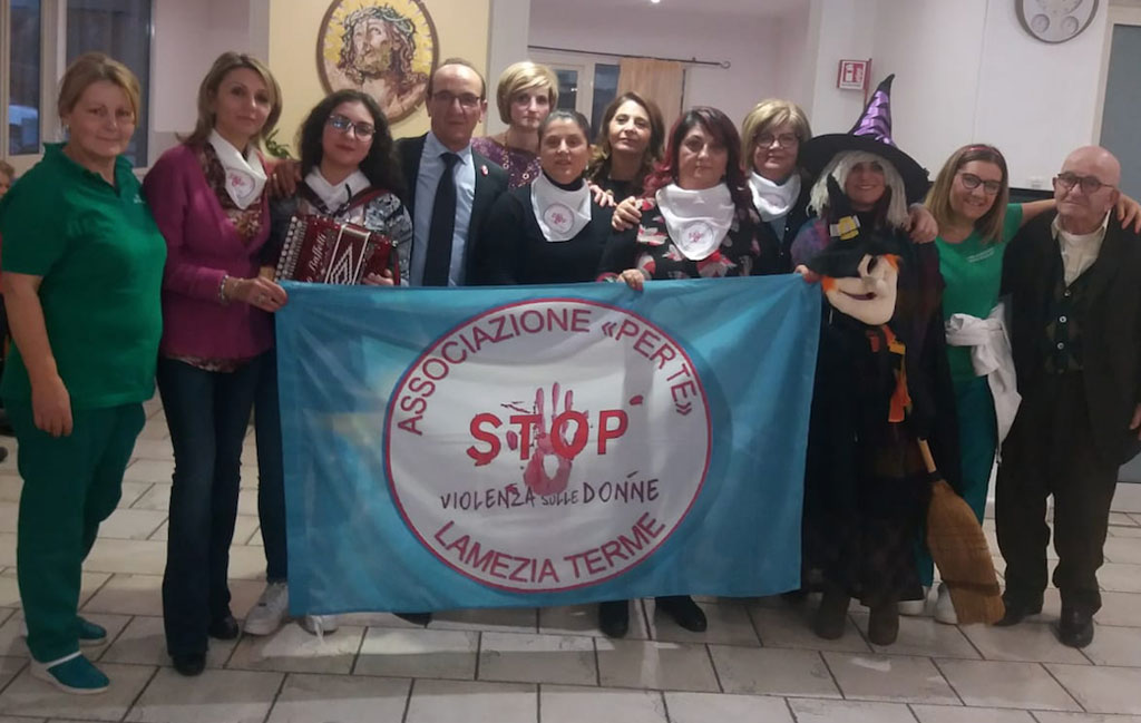Lamezia, Associazione “Per Te” e la Befana in visita agli ospiti della Casa di riposo “Tamburelli”