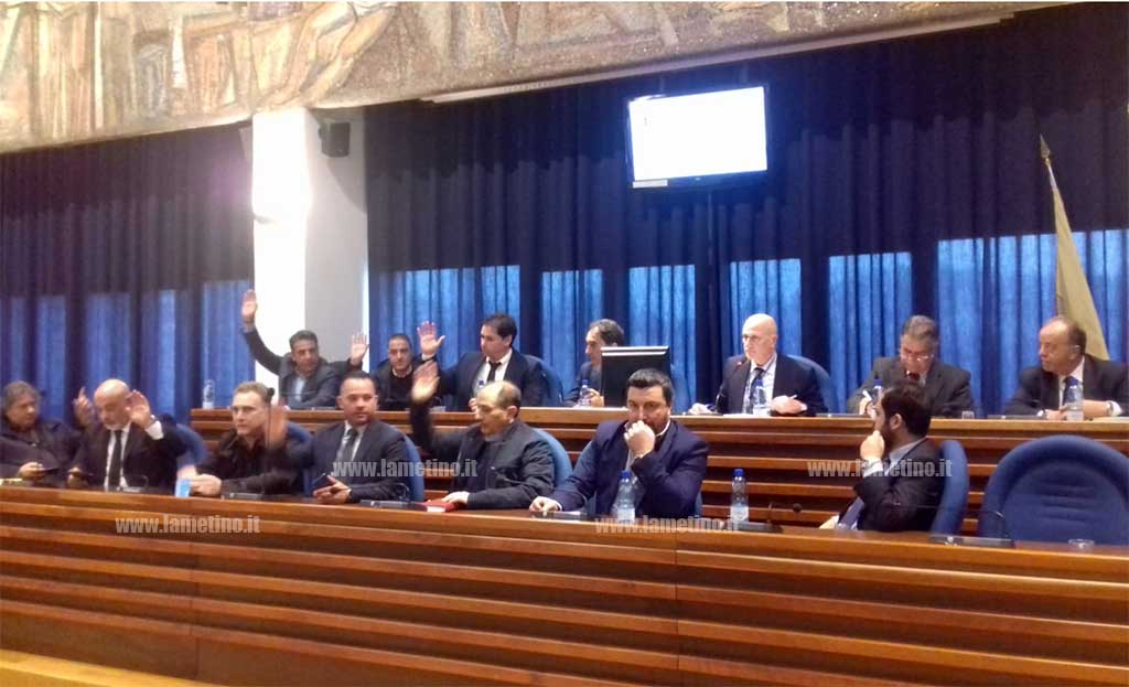 Assemblea sindaci approva bilancio di previsione della Provincia con 49 voti favorevoli. Abramo: "Abbiamo bisogno di una Lamezia forte"