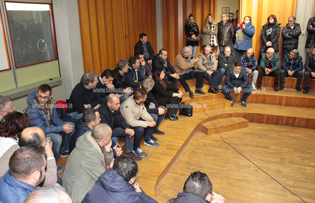 Lamezia, chiusura impianti sportivi: conferenza stampa domani al Palasparti