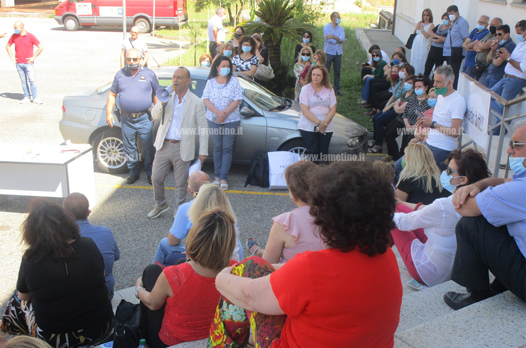 assemblea-dipendenti-sindacati-lamezia-20720203.jpg