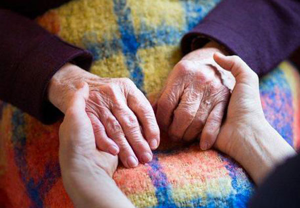 Welfare, nasce la figura dell'assistente familiare