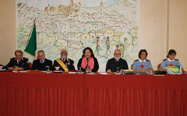 Consegnati 4 defibrillatori a due associazioni lametine