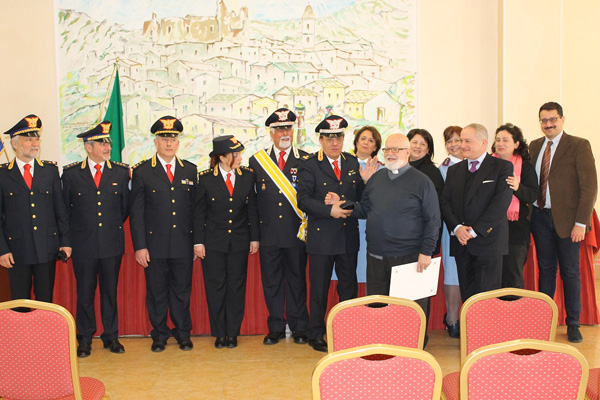 associazione-Tomaino-e-defribillatori2.jpg