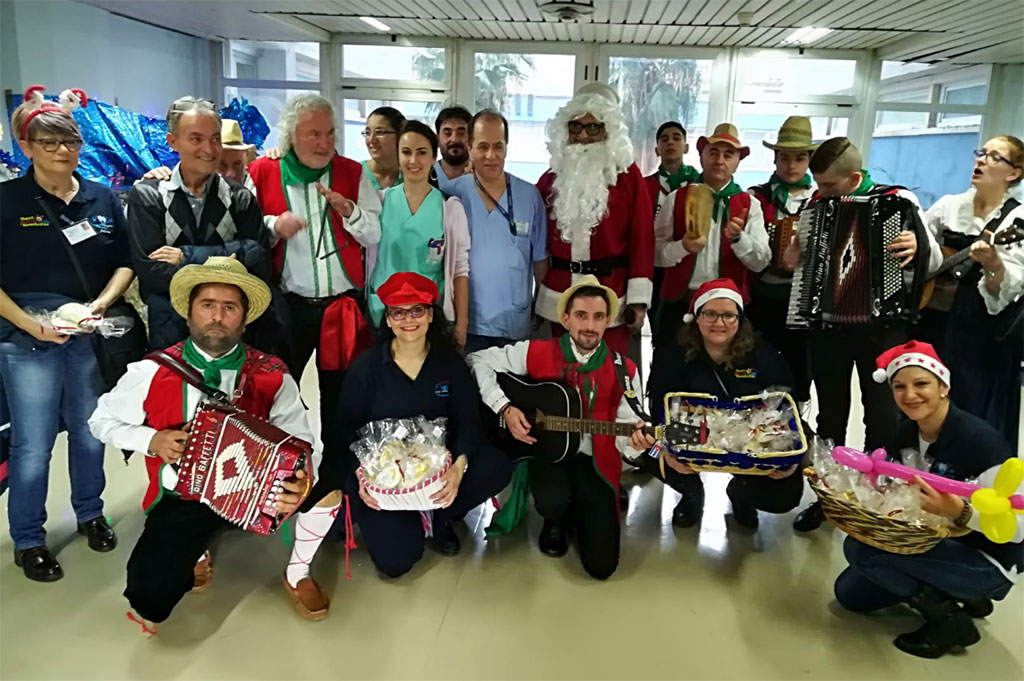 Lamezia, associazione Vola in visita ad anziani e pazienti ospedale in attesa del Natale