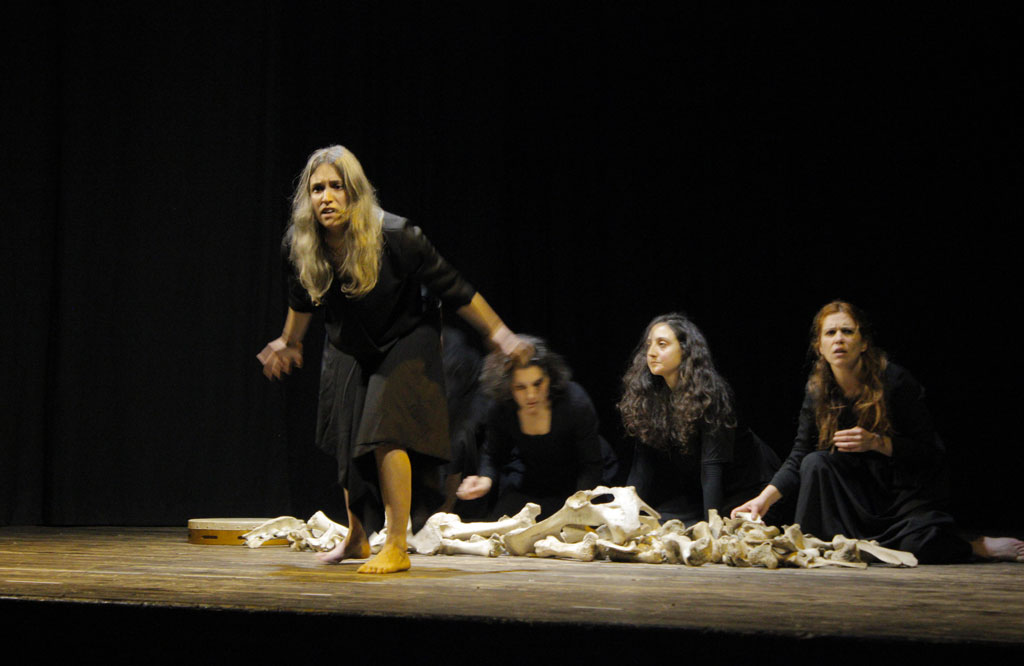 Lamezia, in scena “Cantando sulle ossa” del Collettivo ConimieiOcchi 