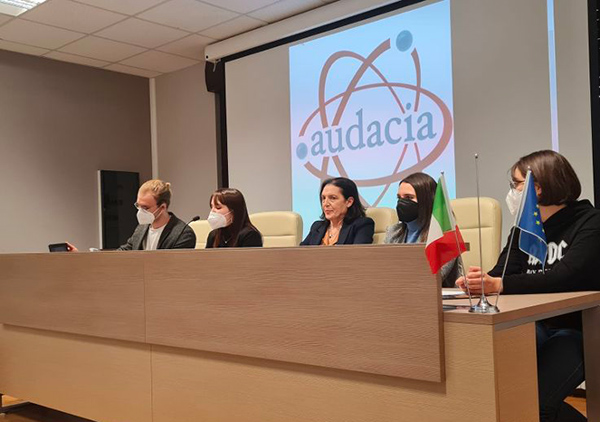 Presentato il logo della terza edizione del 'Festival della Scienza' al Liceo 'Berto' di Vibo