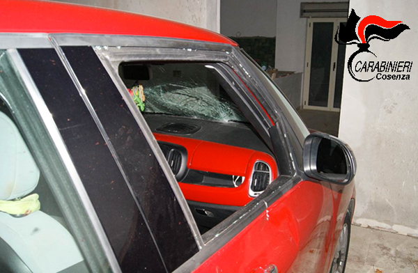 Arrestato il 34enne di Aprigliano che aveva danneggiato 5 auto sotto effetto di cocaina