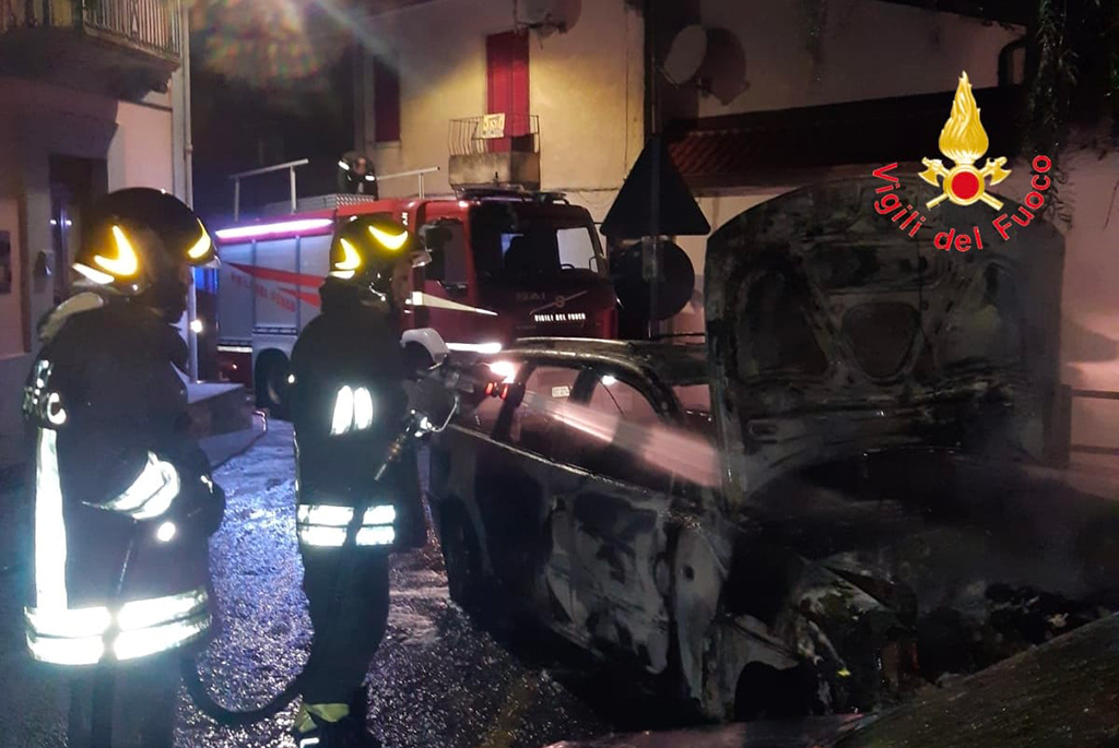auto-fiamme_d768f.jpg