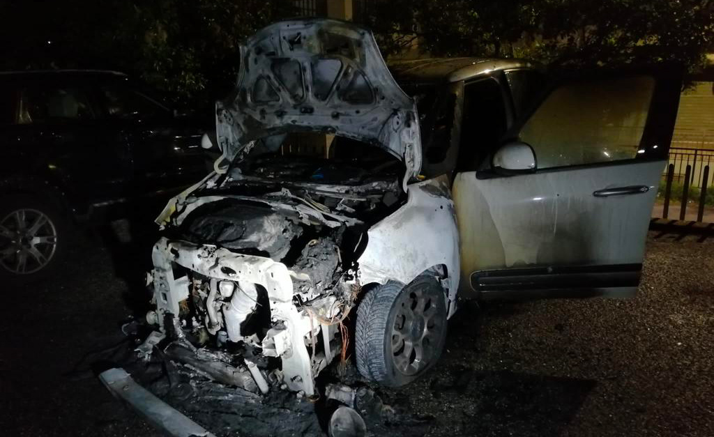 Incendiata auto del presidente del Consiglio comunale di Corigliano Rossano, indagini