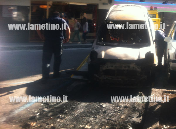auto-portata-via.jpg