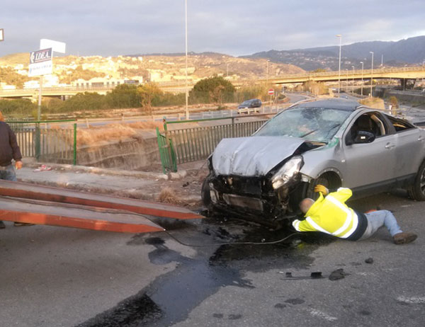 Calabria: Incidenti, auto sbanda e finisce in torrente. Ferito conducente