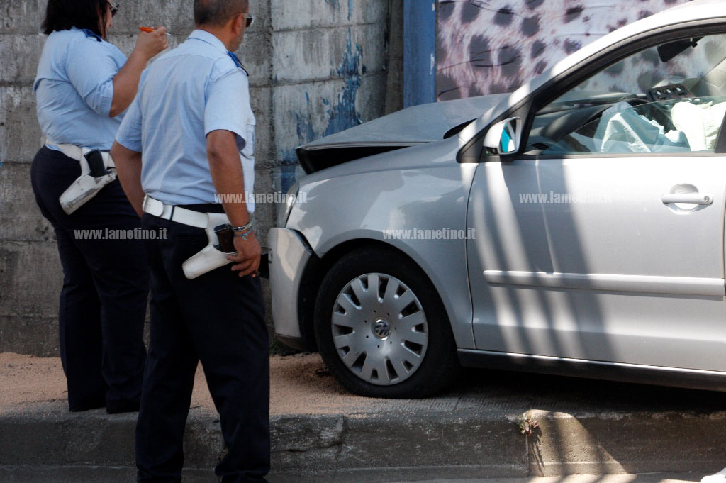 Lamezia: incidente in via S. Miceli, feriti madre e figlio 
