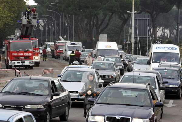 In Calabria circolano 6 auto ogni 10 abitanti 