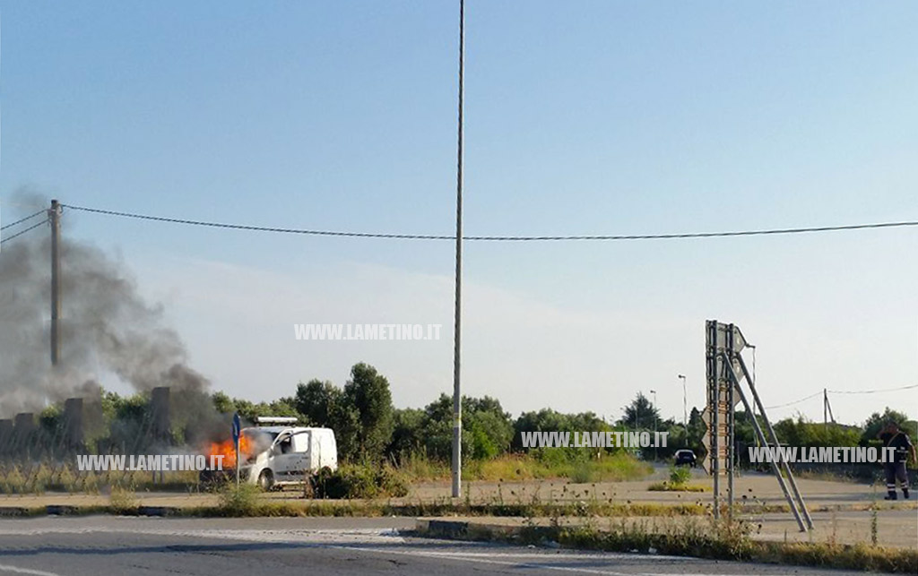 auto_fuoco_280716.jpg