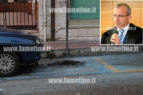 Lamezia: In fiamme l'auto di un avvocato in via Po