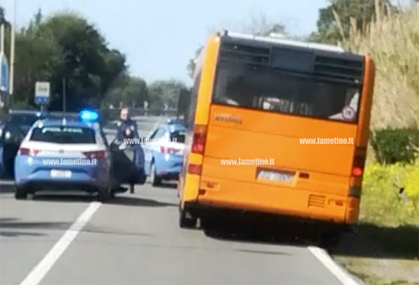 Lamezia, ruba autobus e scappa via: inseguito e arrestato 49enne dalla Polizia - VIDEO