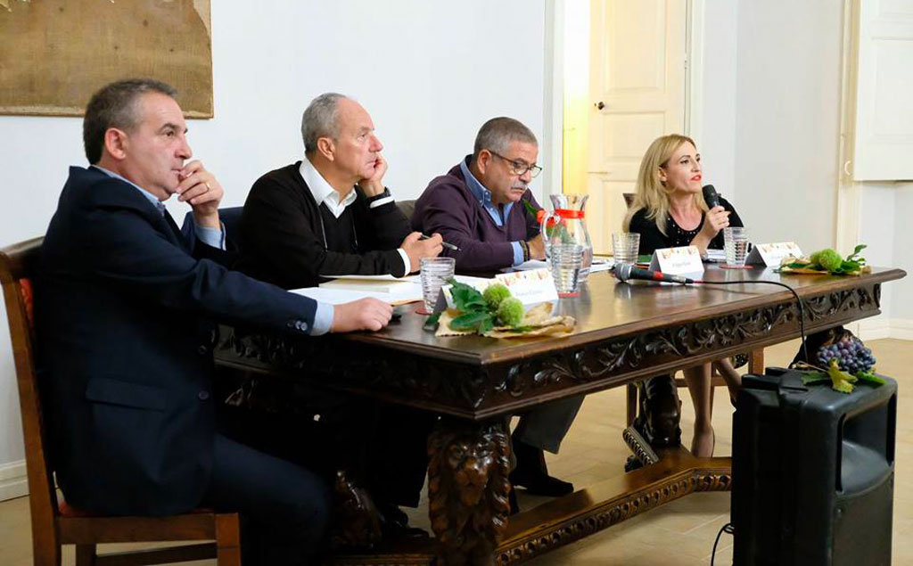 Parte “Letture d’Autunno” a Girifalco con "Cambia Calabria che l'erba cresce" di Filippo Veltri