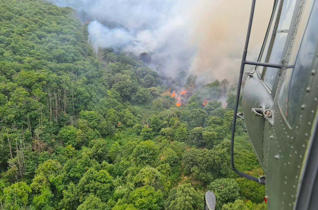 Aviazione Esercito ed incendi boschivi in Italia, in azione anche il 2° Reggimento AVES “Sirio” di Lamezia 