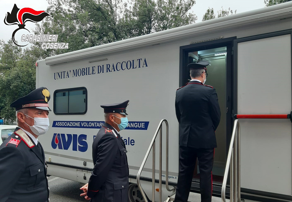 In prima linea per Avis, i carabinieri di Rende diventano donatori di sangue