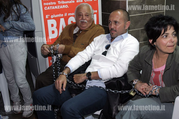 avvocati-incatenati-lamezia