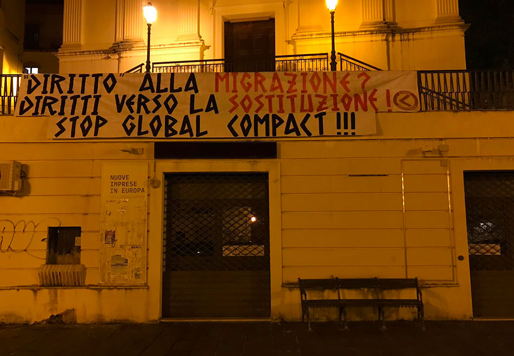 Lamezia, striscione di Azione Identitaria per dire stop al Global Compact