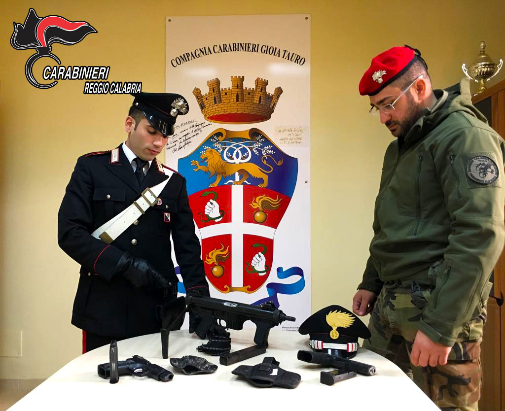 Arsenale nascosto in ovile, arrestato 21enne di Rosarno