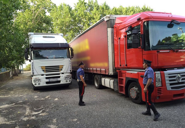 Rubano camion in Calabria, due arresti nel Materano per ricettazione e riciclaggio