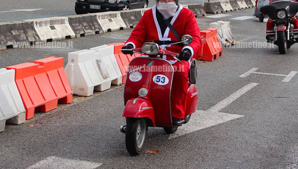 "Spesa solidale" a Jacurso e Lamezia, l'iniziativa diversa per il tradizionale “Babbo Natale in Moto” 