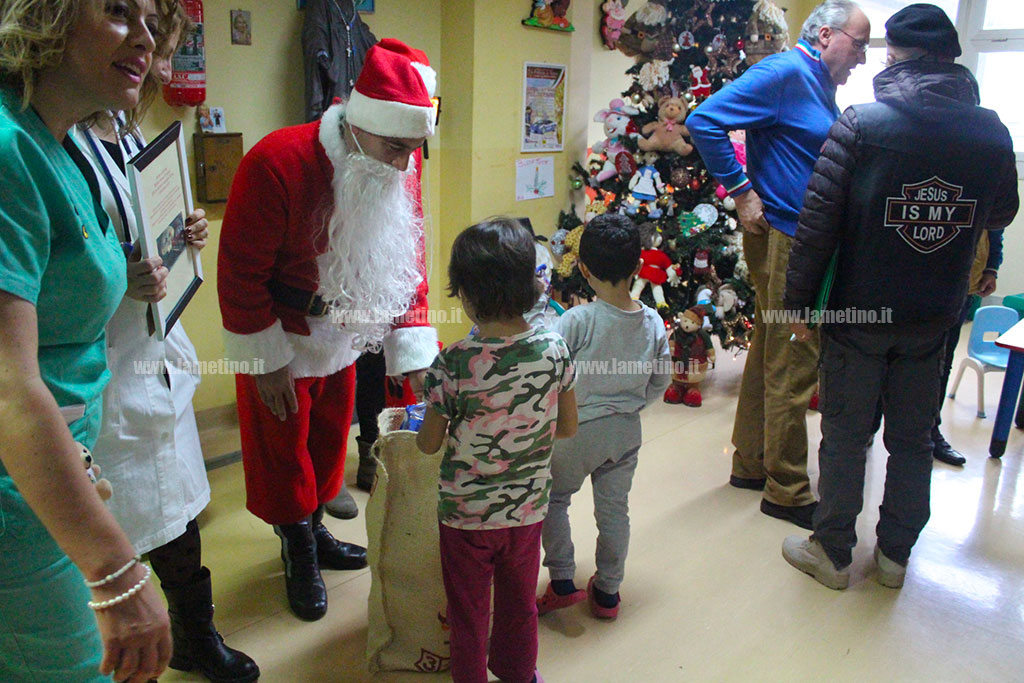 Lamezia: i “Babbi Natale in moto” in visita al reparto di pediatria, l’iniziativa dei “Bikers solitari”