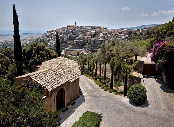 Turismo, ministro Franceschini: il 2017 sarà l’anno dei borghi