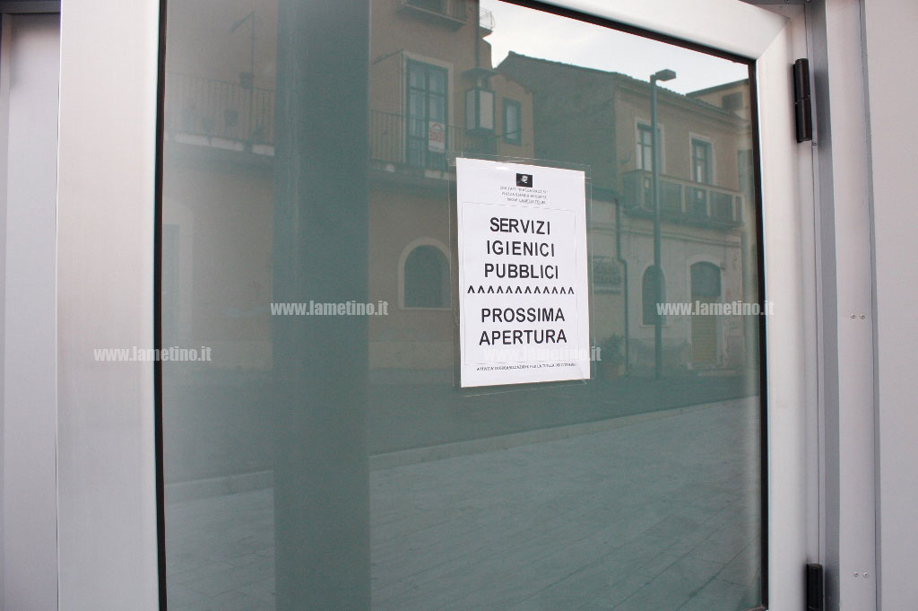 bagni-pubblici-lamezia-mazzini-3.jpg