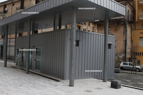 Lamezia: Nuovi bagni pubblici restano chiusi, il "caso" a piazzetta Santa Maria