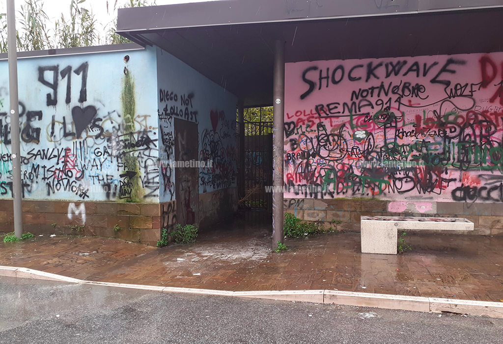 Lamezia, ripuliti i bagni pubblici della zona mercatale di via Misiani