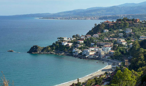 Calabria resta prima regione a misura di bambino con 18 spiagge "Bandiera verde 2019"