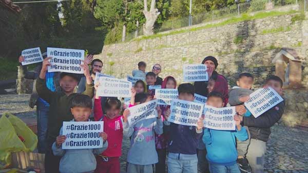 Famiglie lametine donano oltre mille giocattoli a bambini afghani ospiti del centro accoglienza di Santa Maria