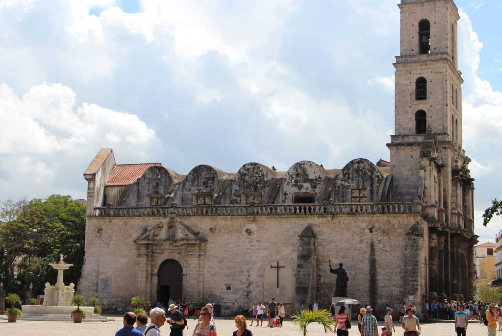 basilica-san-francesco-di-Assisi-sede-mostra-Calabria-a-Cuba.jpg