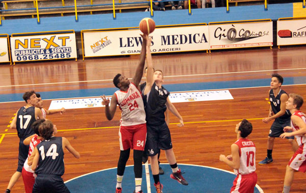 Basketball Lamezia al Palasparti affronta La Viola