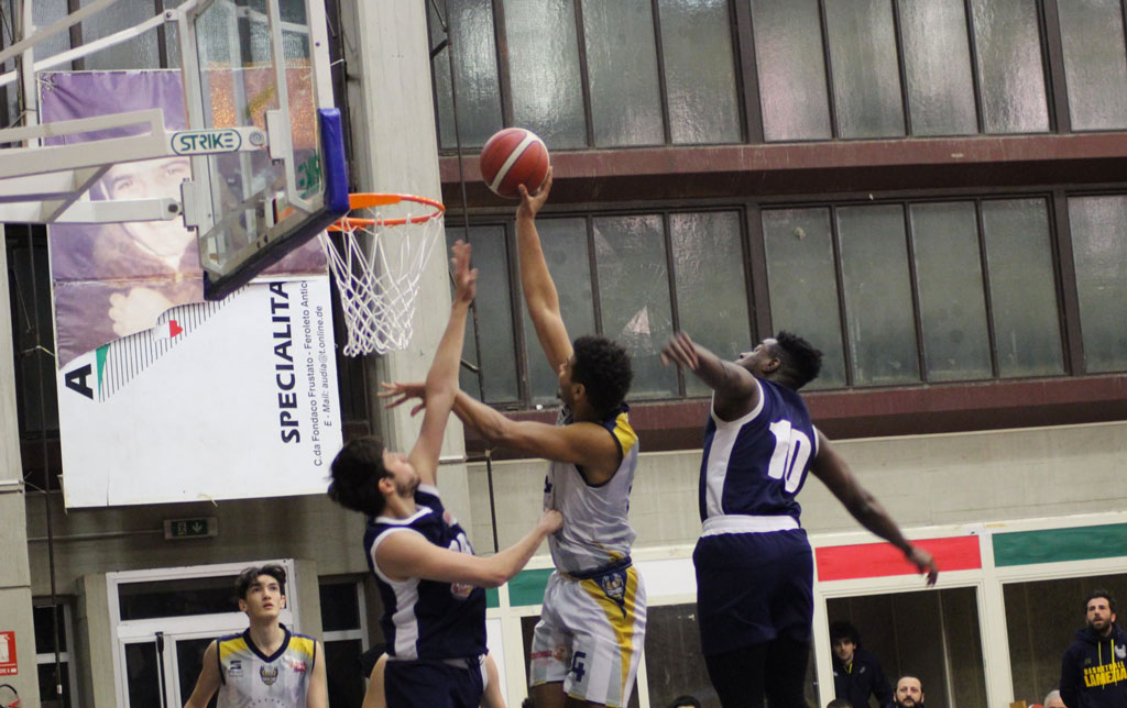 Battuta d'arresto per il Basketball Lamezia contro la New Basket Caserta