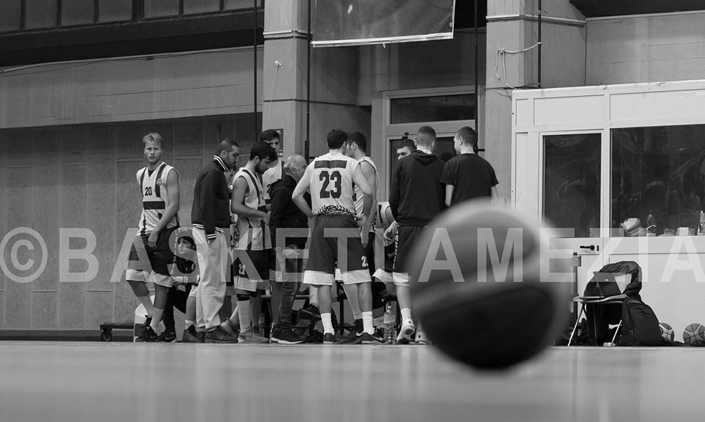 Basket Lamezia continua a vincere, battuta la Viola 110-73