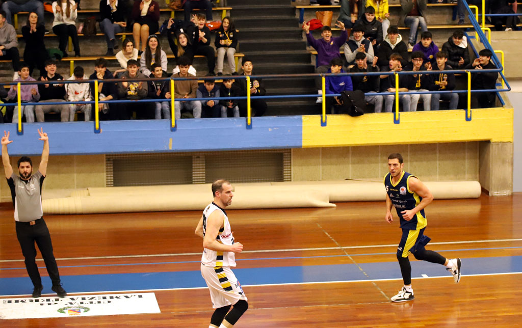 Vittoria contro Potenza e treno play off ancora in corsa per il Basketball Lamezia