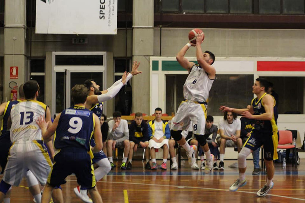 Vittoria del Basketball Lamezia sul Potenza nel turno infrasettimanale