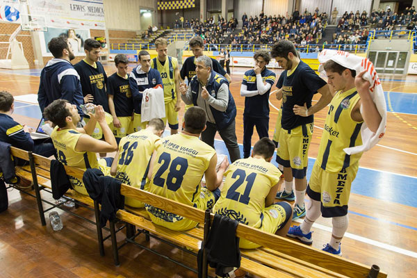 Basketball Lamezia vince prima gara dei quarti di finale dei playoff di serie C silver