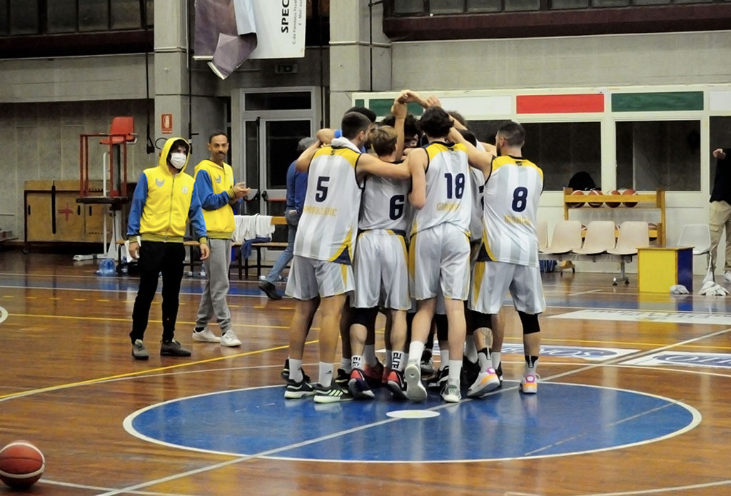 Termina 95 a 57 la gara tra Basketball Lamezia e Club Basket Irpinia