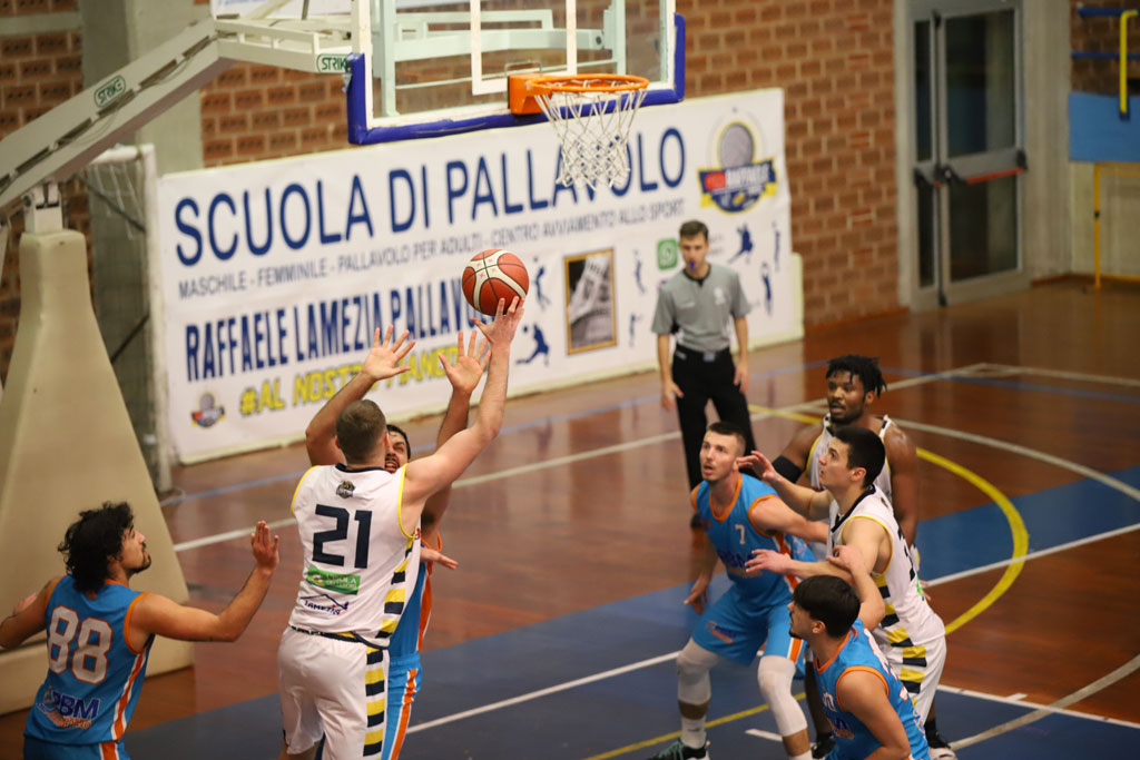 Basketball Lamezia battuto 67-78 dal Marigliano