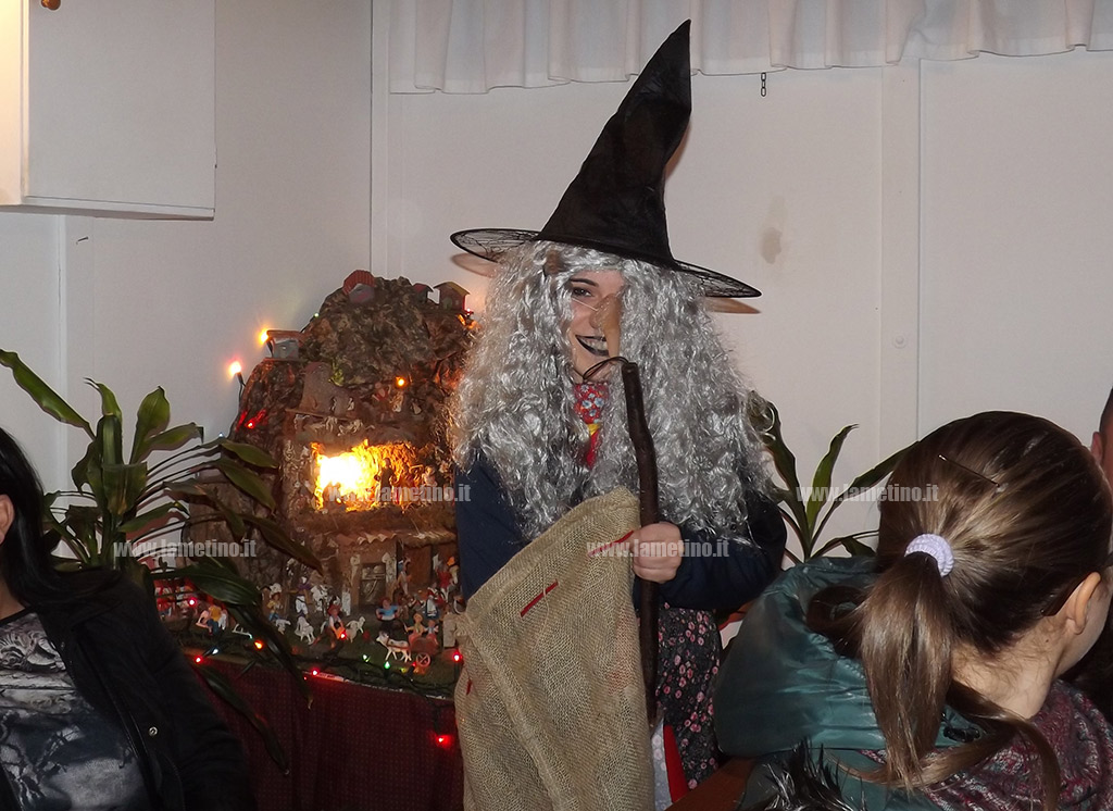 Lamezia, canti tradizionali e arrivo della Befana a piazza Kennedy
